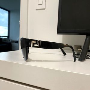 Versace sunglasses🏆